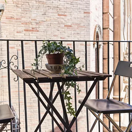 Silk Exchange - Market Apartment *